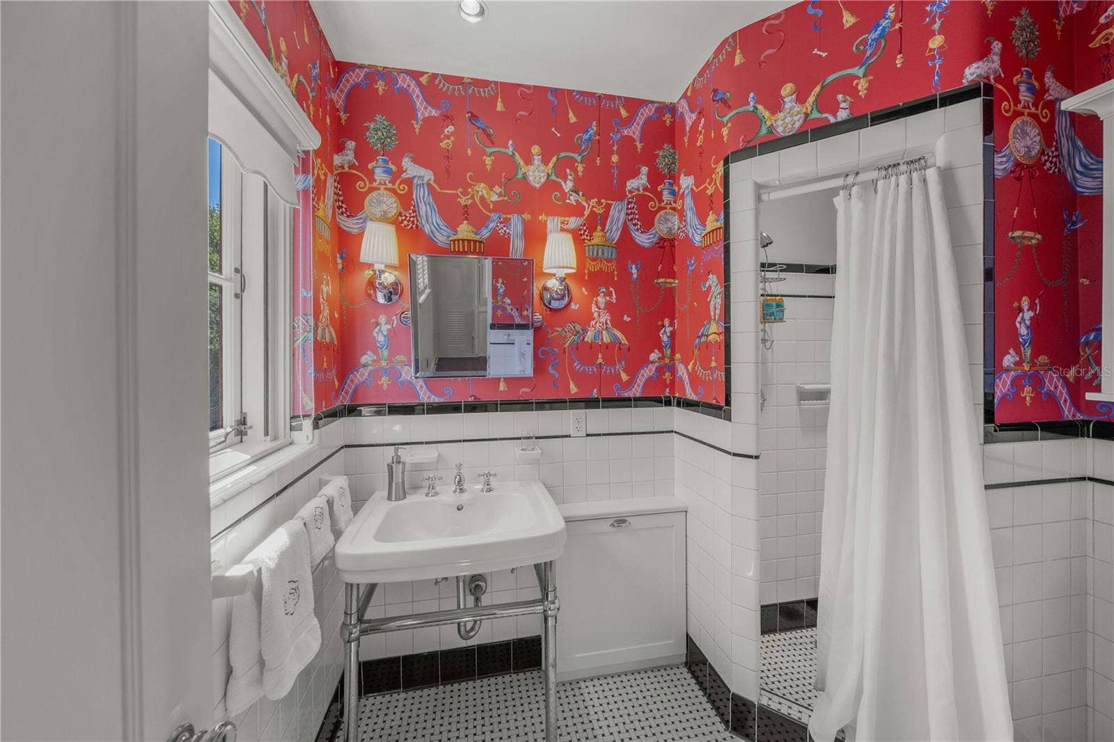 139 S WASHINGTON DRIVE, Sarasota, FL 34236 GUEST BATH 1