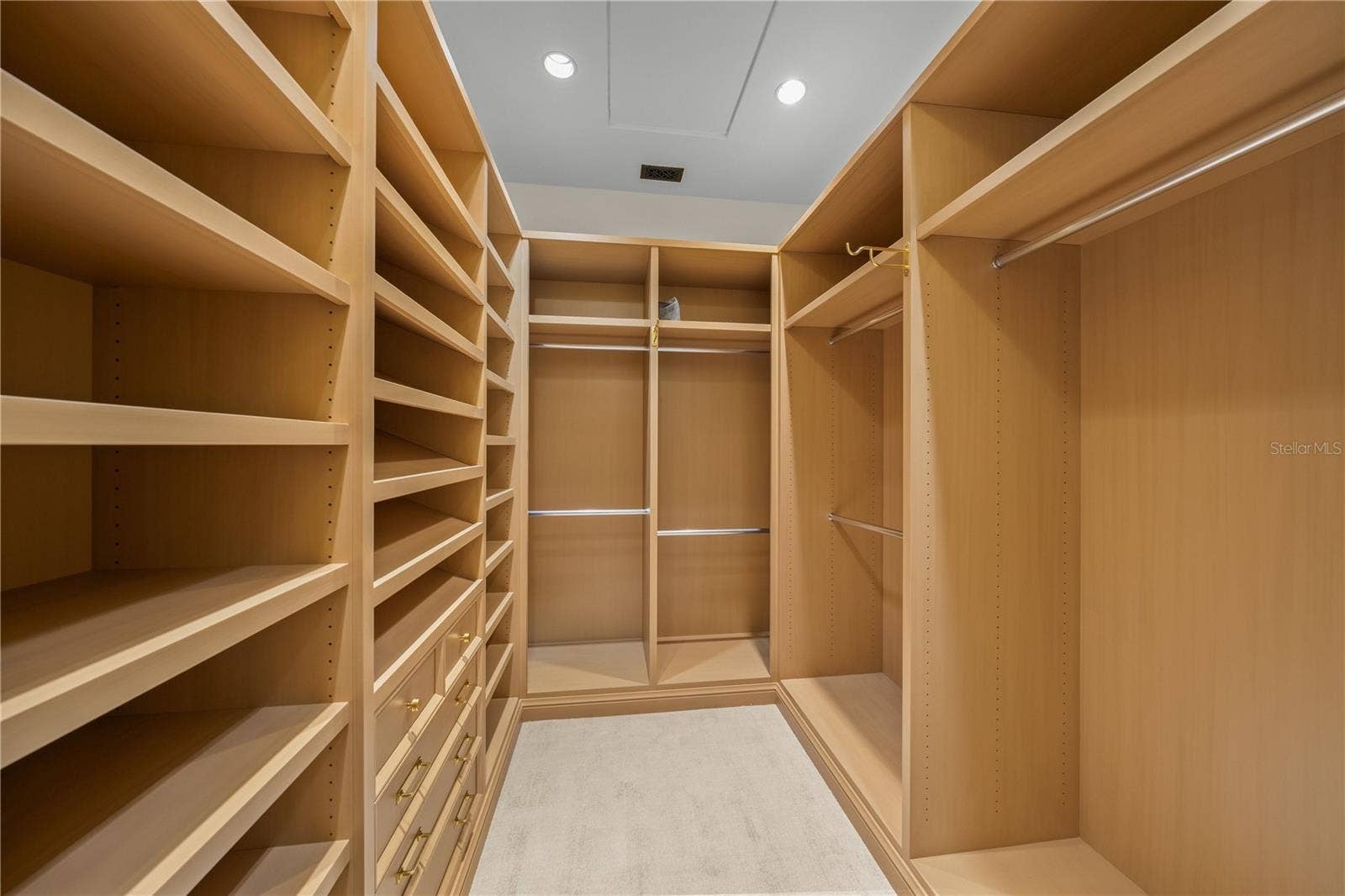 139 S WASHINGTON DRIVE, Sarasota, FL 34236 SPACIOUS CLOSET