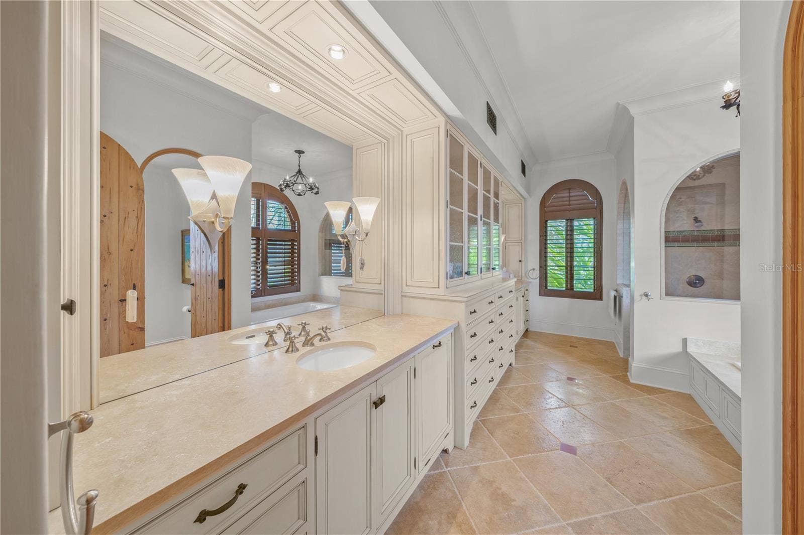 139 S WASHINGTON DRIVE, Sarasota, FL 34236 PRIMARY BATH