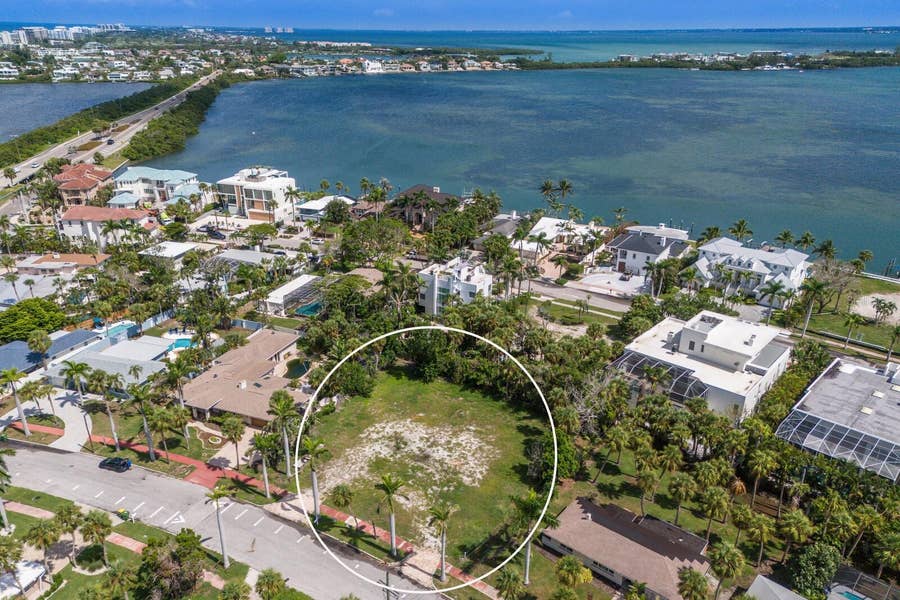 Property photo for 204 N ADAMS DRIVE, Sarasota, FL