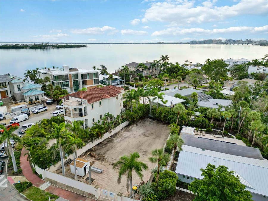 Property photo for 236 N BLVD OF THE PRESIDENTS, Sarasota, FL