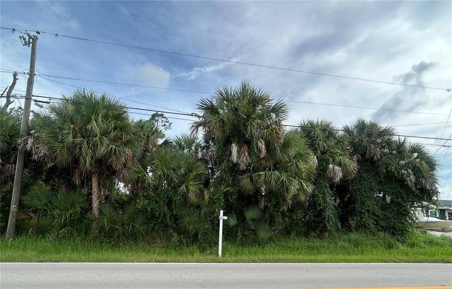 Property photo for 9041 FRUITLAND AVENUE, Englewood, FL