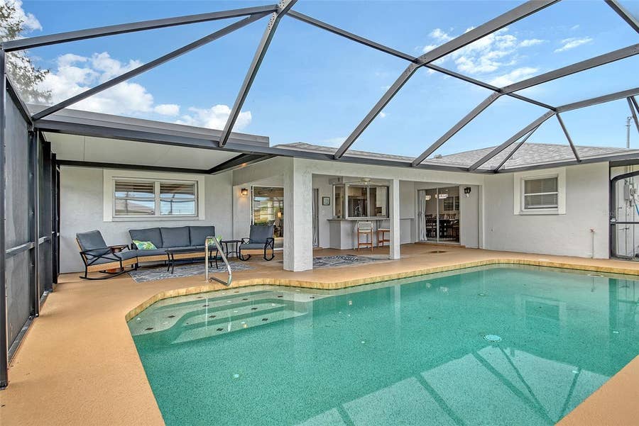 Property photo for 6722 ROXBURY DRIVE, Sarasota, FL