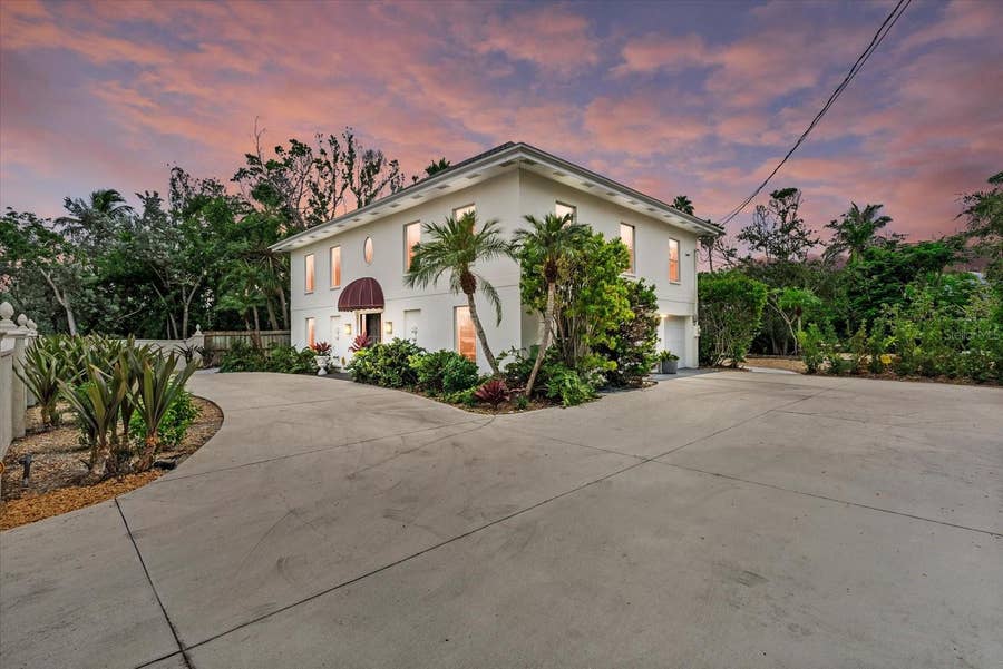 Property photo for 854 NORSOTA WAY, Sarasota, FL