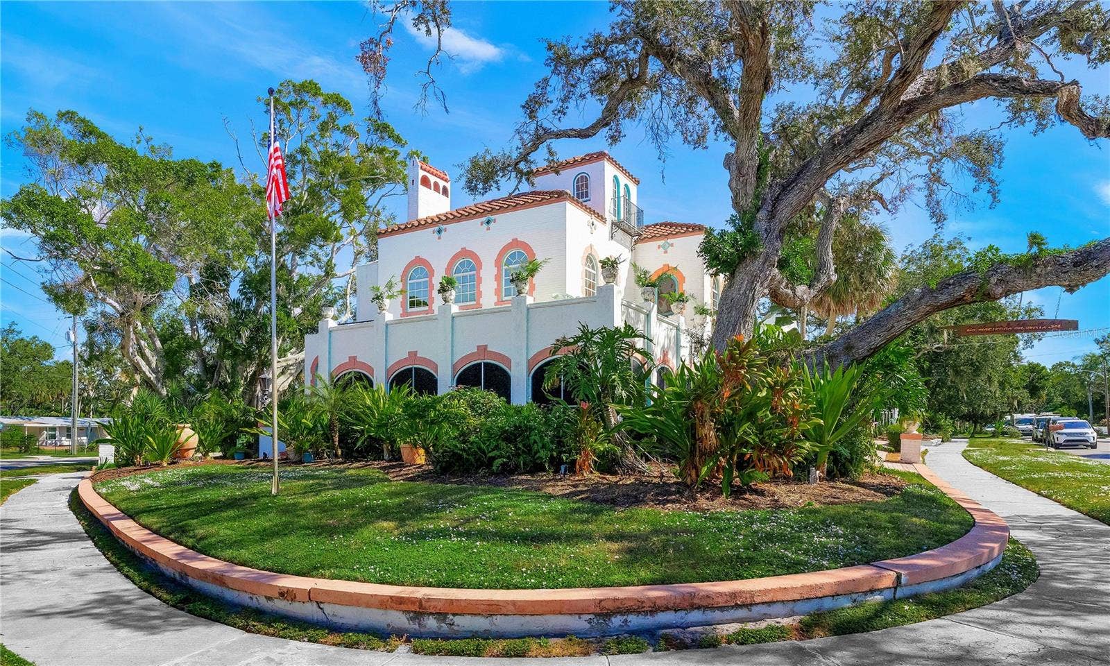 2830 BAY SHORE CIRCLE, Sarasota, FL 34234 2830 Bay Shore Circle Historic "La Hacienda Del Puesta Sol"