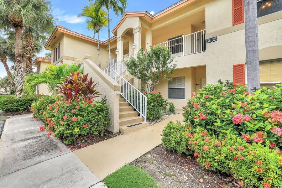 Property photo for 6635 HUNTINGTON LAKES CIRCLE, #202, Naples, FL