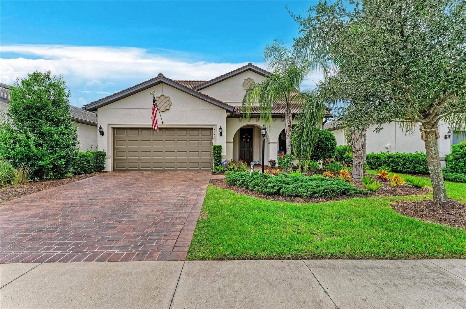 7572 VIOLA LOOP, Bradenton, FL 34202 7572 VIOLA LOOP, Bradenton, FL 34202