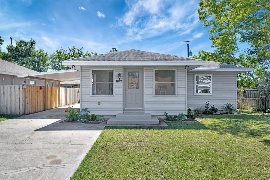 Property photo for 609 25TH AVENUE W, Bradenton, FL