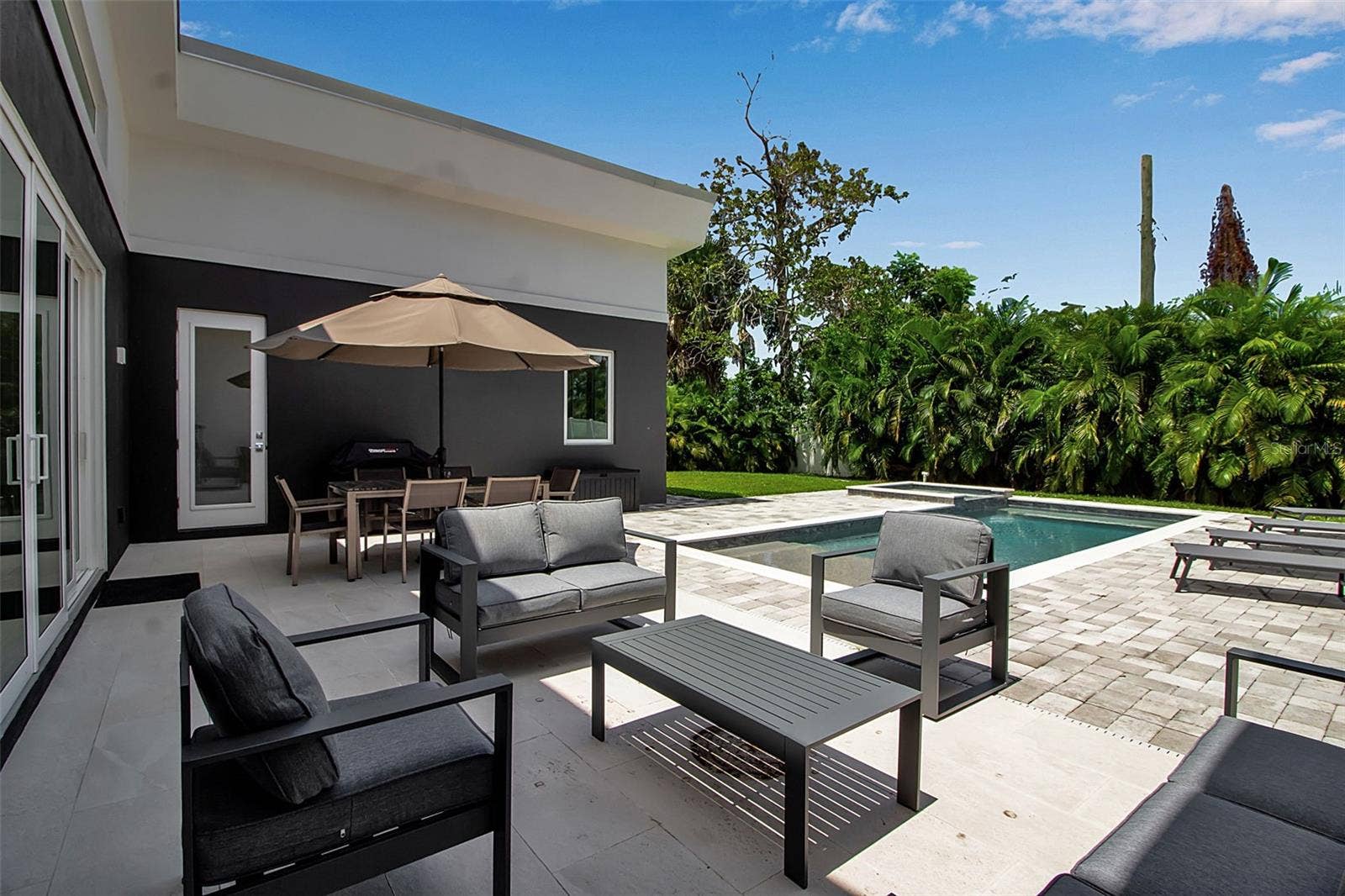 2231 WOOD STREET, Sarasota, FL 34237 Outdoor Seating