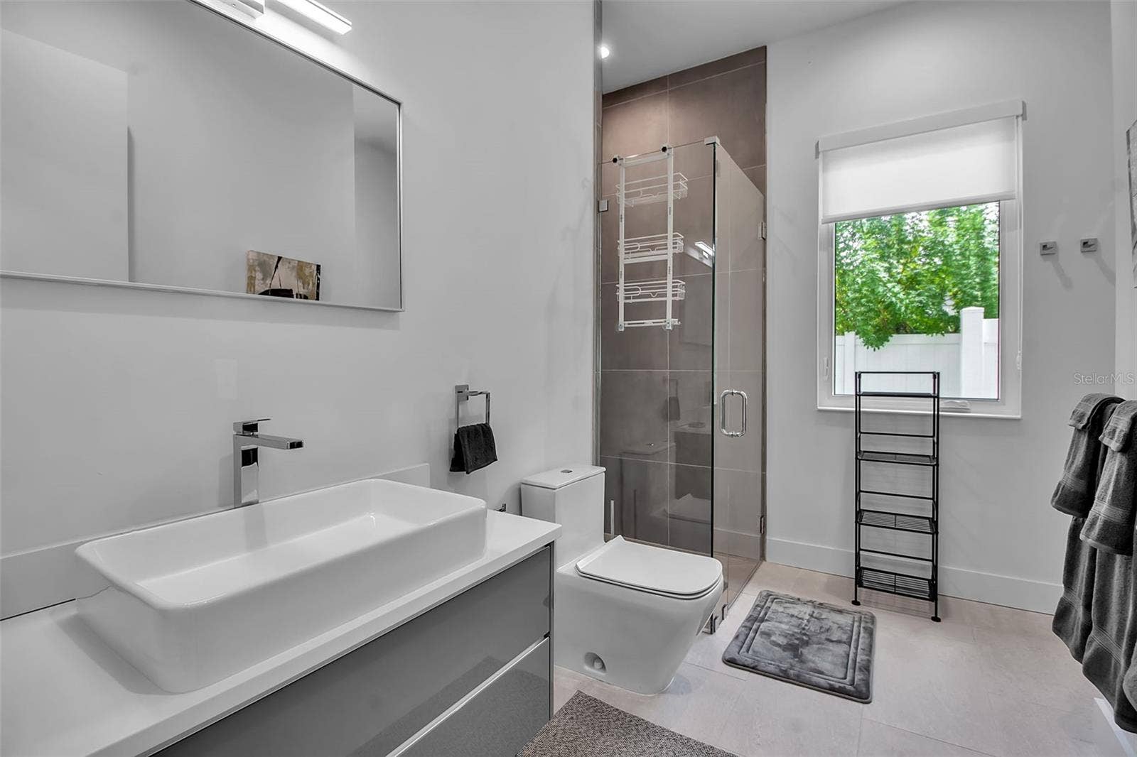 2231 WOOD STREET, Sarasota, FL 34237 Bathroom 2