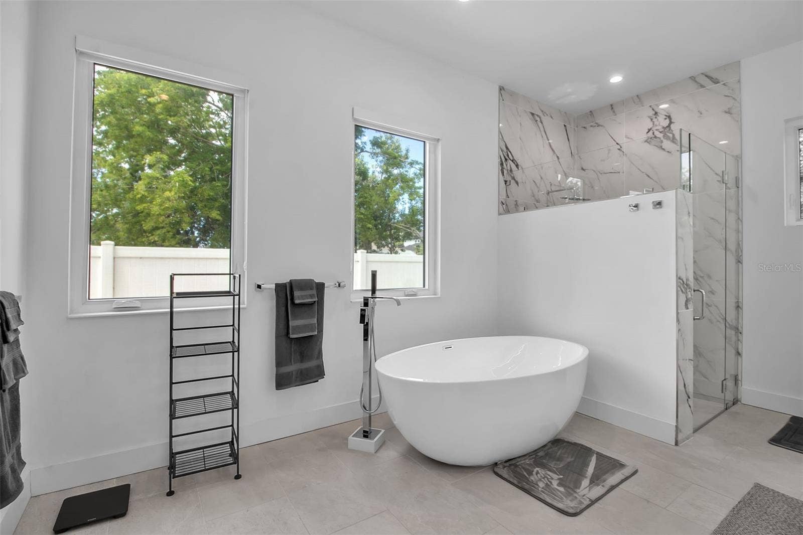 2231 WOOD STREET, Sarasota, FL 34237 Primary Bathroom