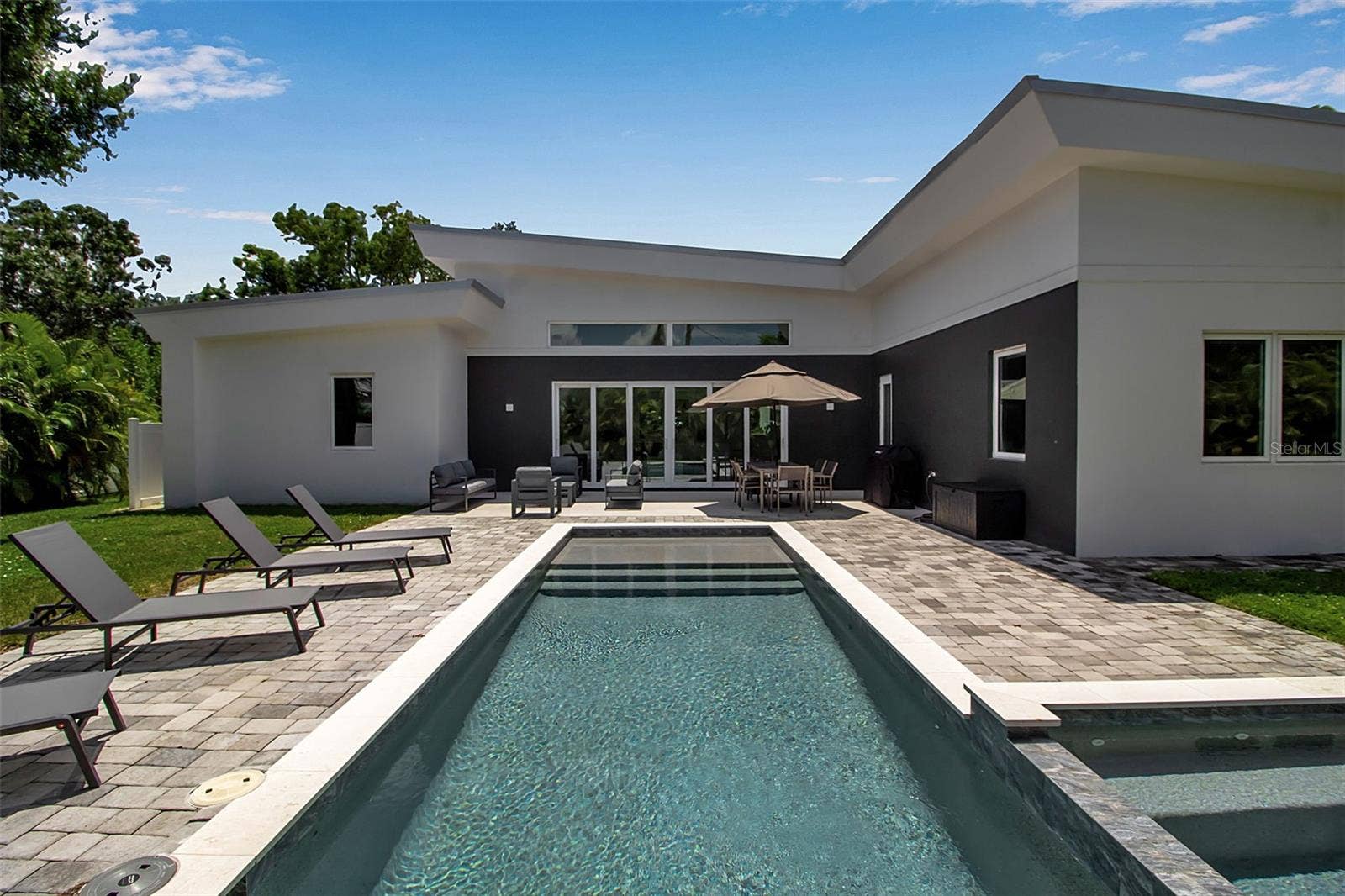 2231 WOOD STREET, Sarasota, FL 34237 Pool and Spa