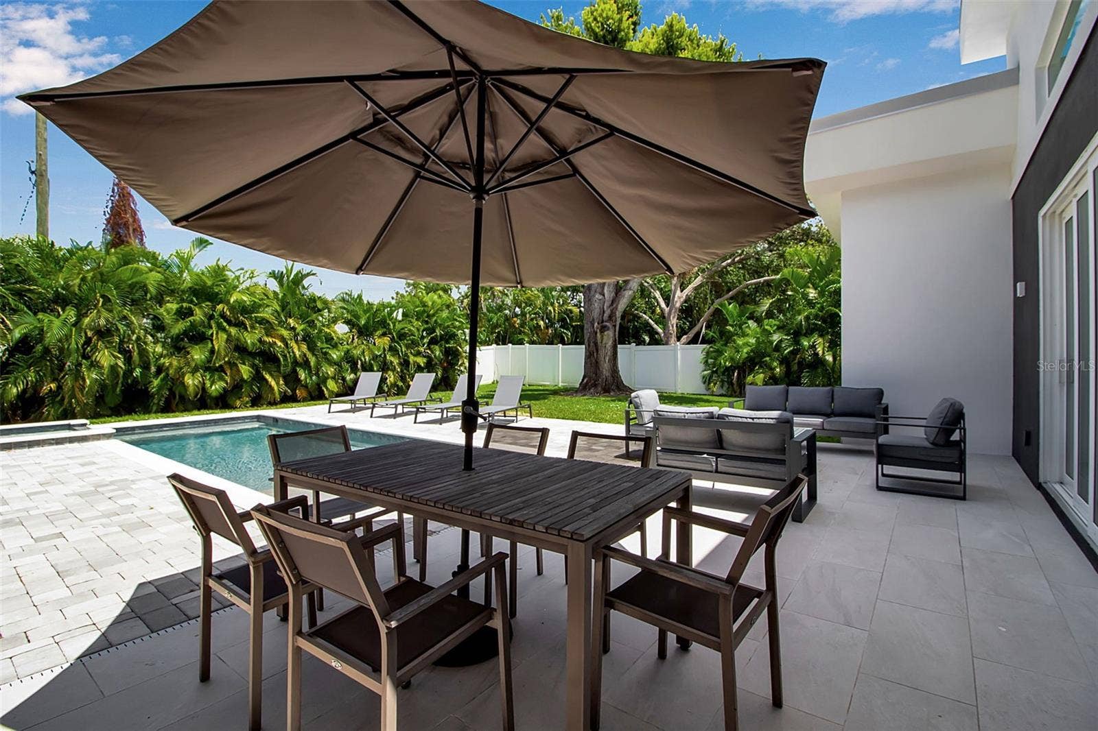 2231 WOOD STREET, Sarasota, FL 34237 Outdoor Dining