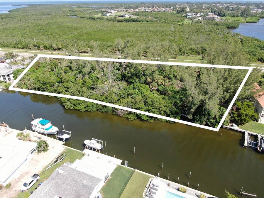 Property photo for 10005 W MANATEE AVENUE W, Bradenton, FL