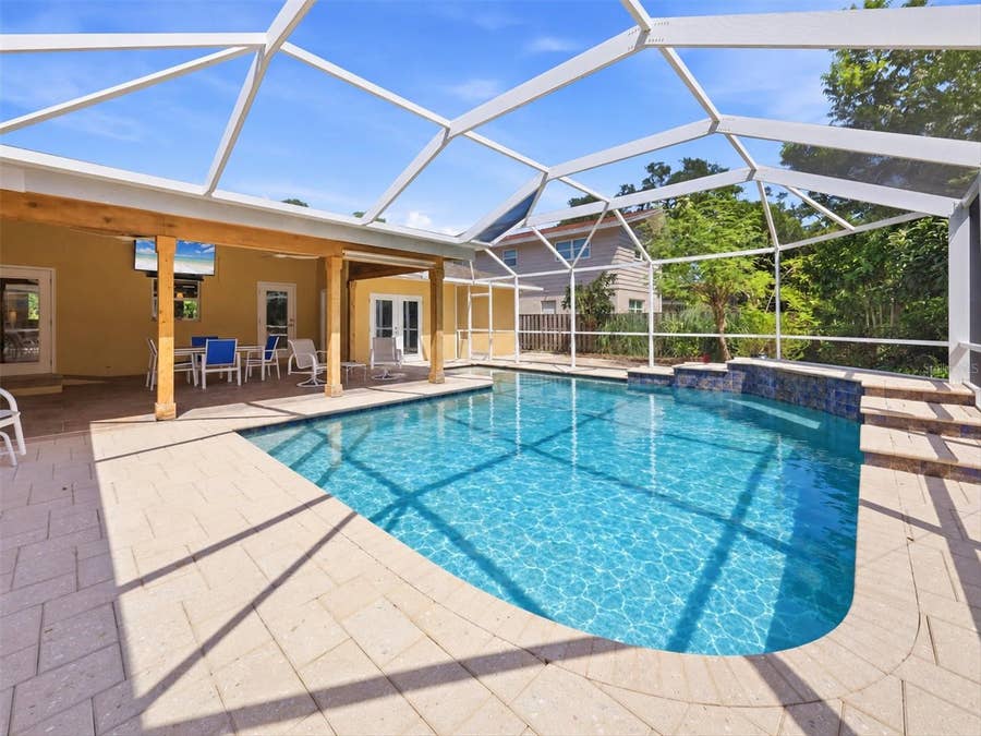 Property photo for 942 VIRGINIA DRIVE, Sarasota, FL