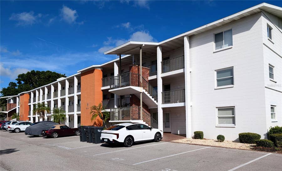 Property photo for 2303 SUNSET DRIVE, #H7, Bradenton, FL