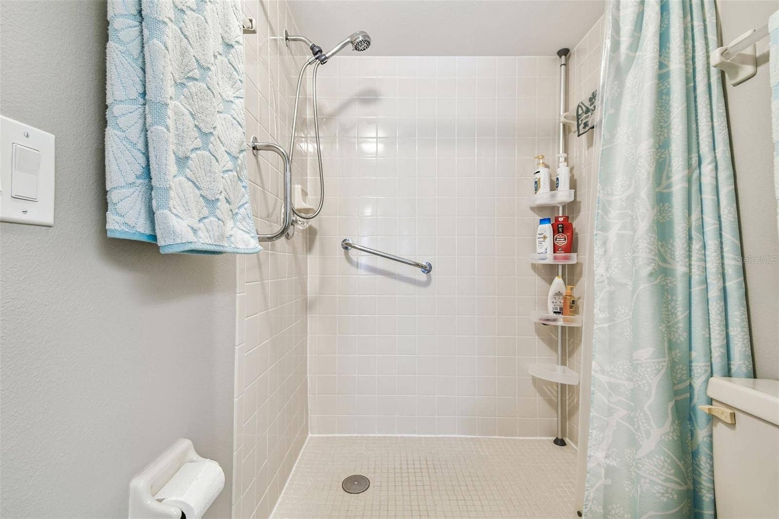 7301 29TH AVE DR W, #202, Bradenton, FL 34209