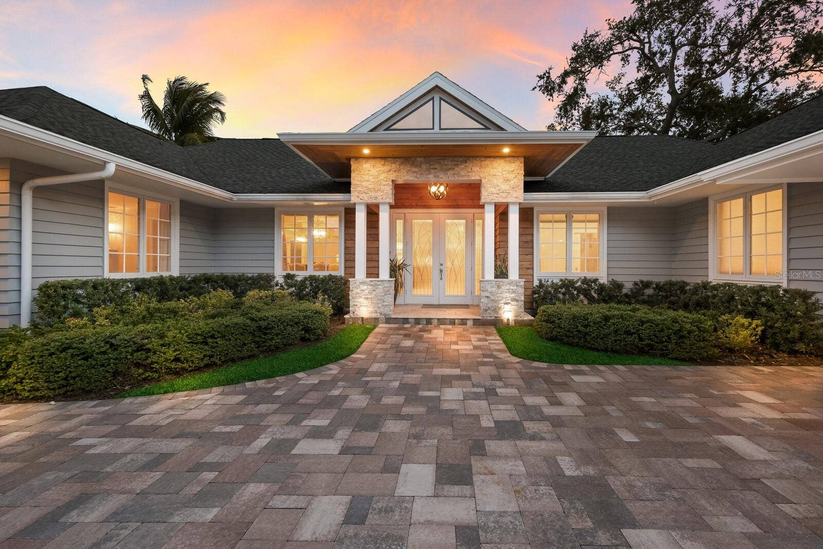 1253 N BASIN LANE, Sarasota, FL 34242 1253 N BASIN LANE, Sarasota, FL 34242