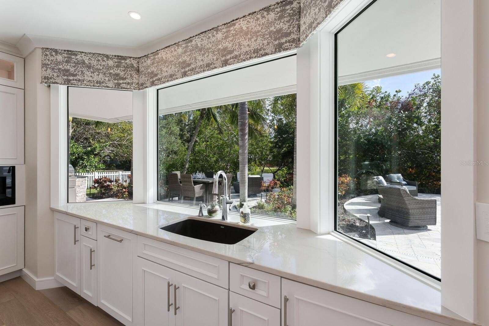 1253 N BASIN LANE, Sarasota, FL 34242 1253 N BASIN LANE, Sarasota, FL 34242