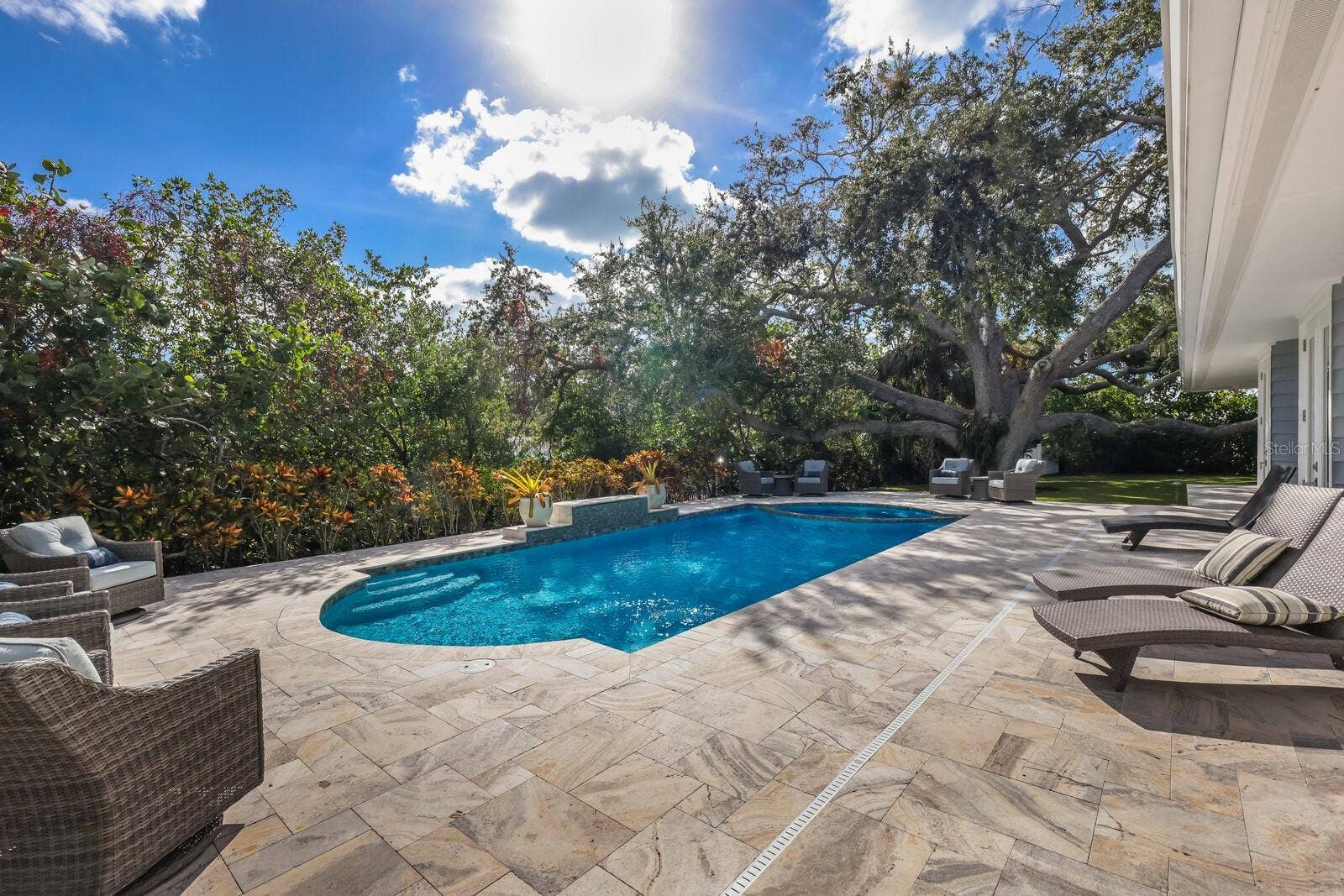 1253 N BASIN LANE, Sarasota, FL 34242 1253 N BASIN LANE, Sarasota, FL 34242