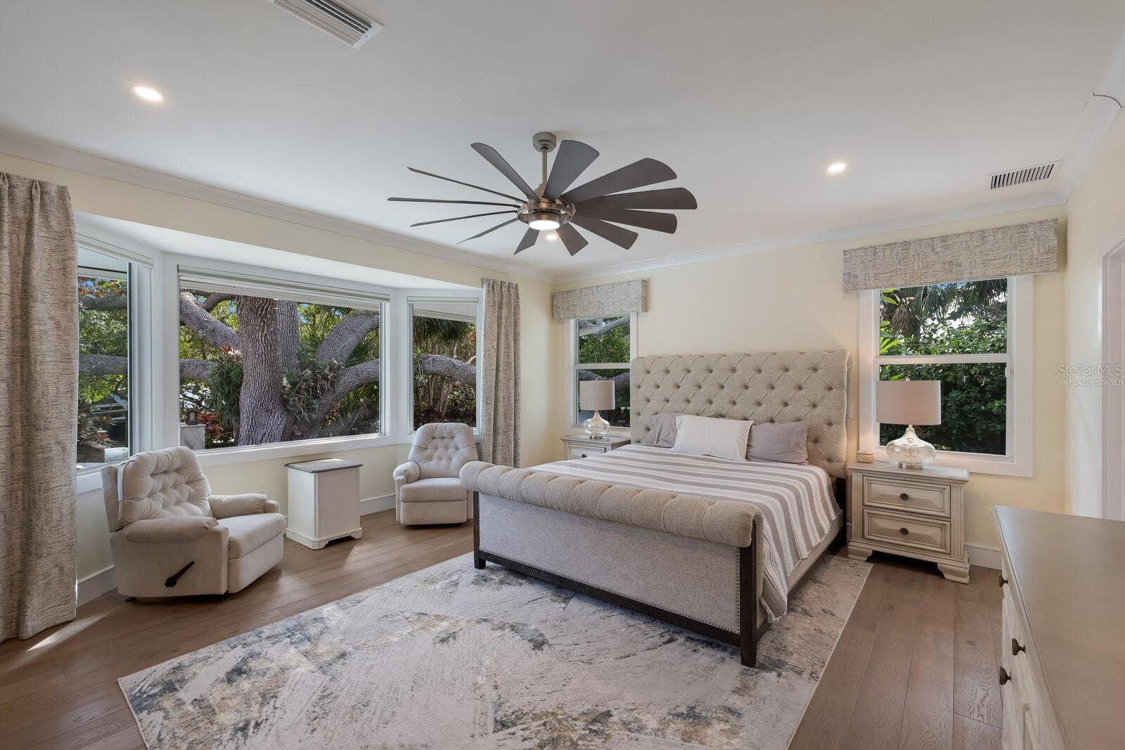 1253 N BASIN LANE, Sarasota, FL 34242 Virtually Staged