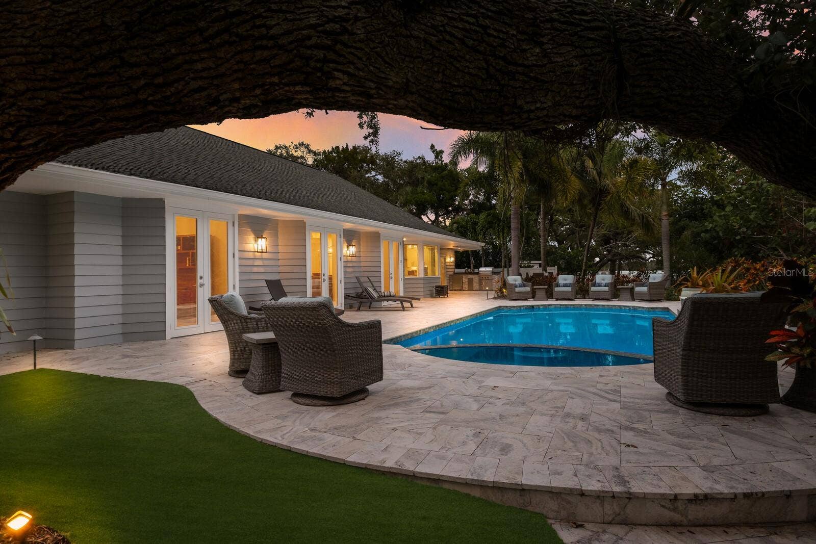 1253 N BASIN LANE, Sarasota, FL 34242 1253 N BASIN LANE, Sarasota, FL 34242