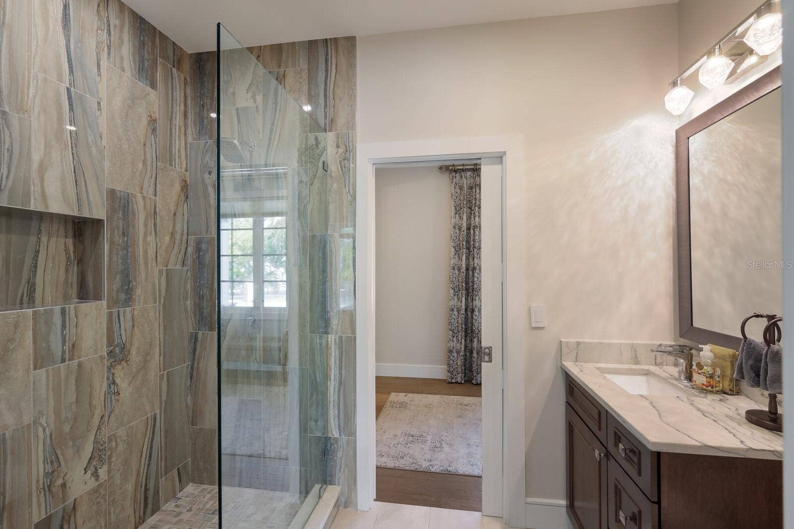 1253 N BASIN LANE, Sarasota, FL 34242 1253 N BASIN LANE, Sarasota, FL 34242