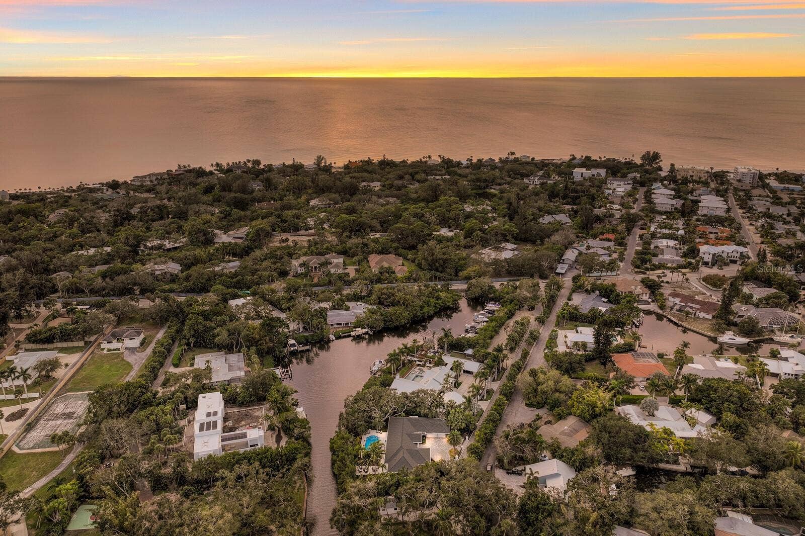 1253 N BASIN LANE, Sarasota, FL 34242 1253 N BASIN LANE, Sarasota, FL 34242