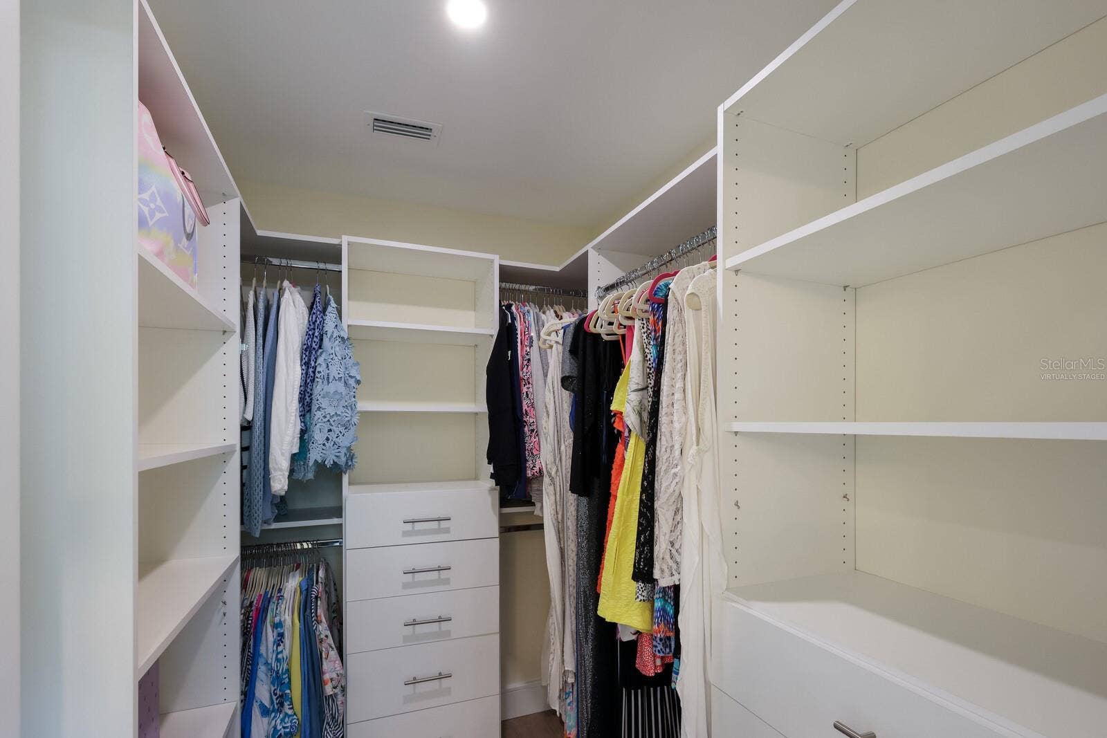 1253 N BASIN LANE, Sarasota, FL 34242 Virtually Staged