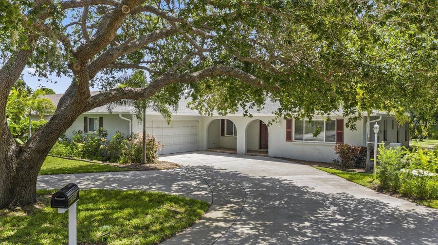 Property photo for 1895 BUCCANEER CIRCLE, Sarasota, FL
