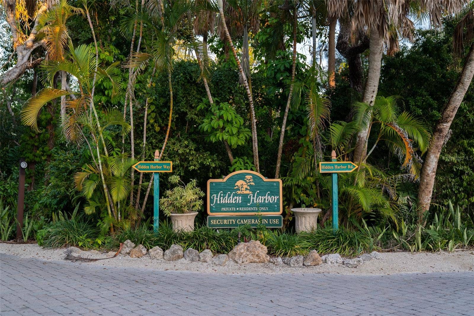 1290 HIDDEN HARBOR WAY, Sarasota, FL 34242 1290 HIDDEN HARBOR WAY, Sarasota, FL 34242