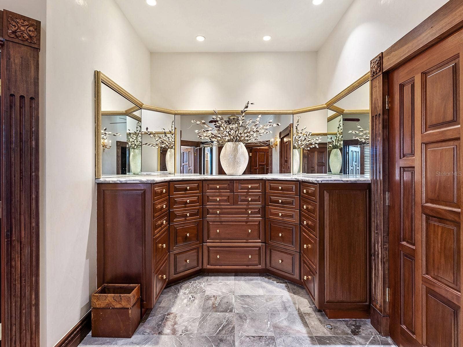 1310 S LAKE SHORE DRIVE, Sarasota, FL 34231 1310 S LAKE SHORE DRIVE, Sarasota, FL 34231