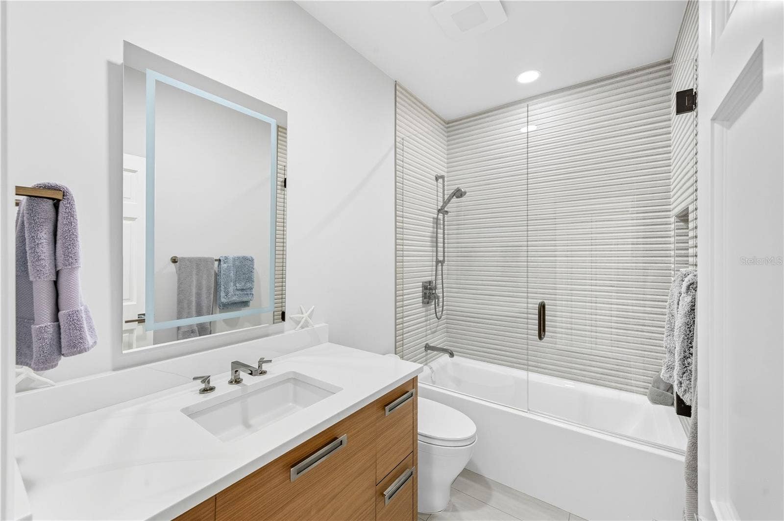 3315 BAY SHORE ROAD, Sarasota, FL 34234 3315 BAY SHORE ROAD, Sarasota, FL 34234