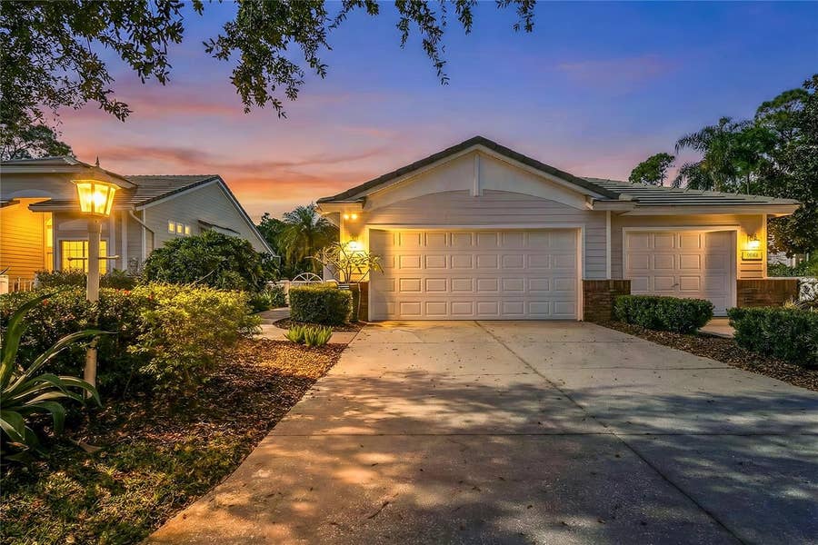 Property photo for 7608 WHITEBRIDGE GLEN, University Park, FL