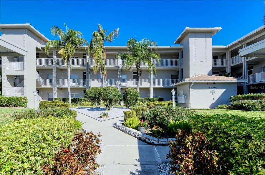 Property photo for 9620 CLUB SOUTH CIRCLE, #5101, Sarasota, FL