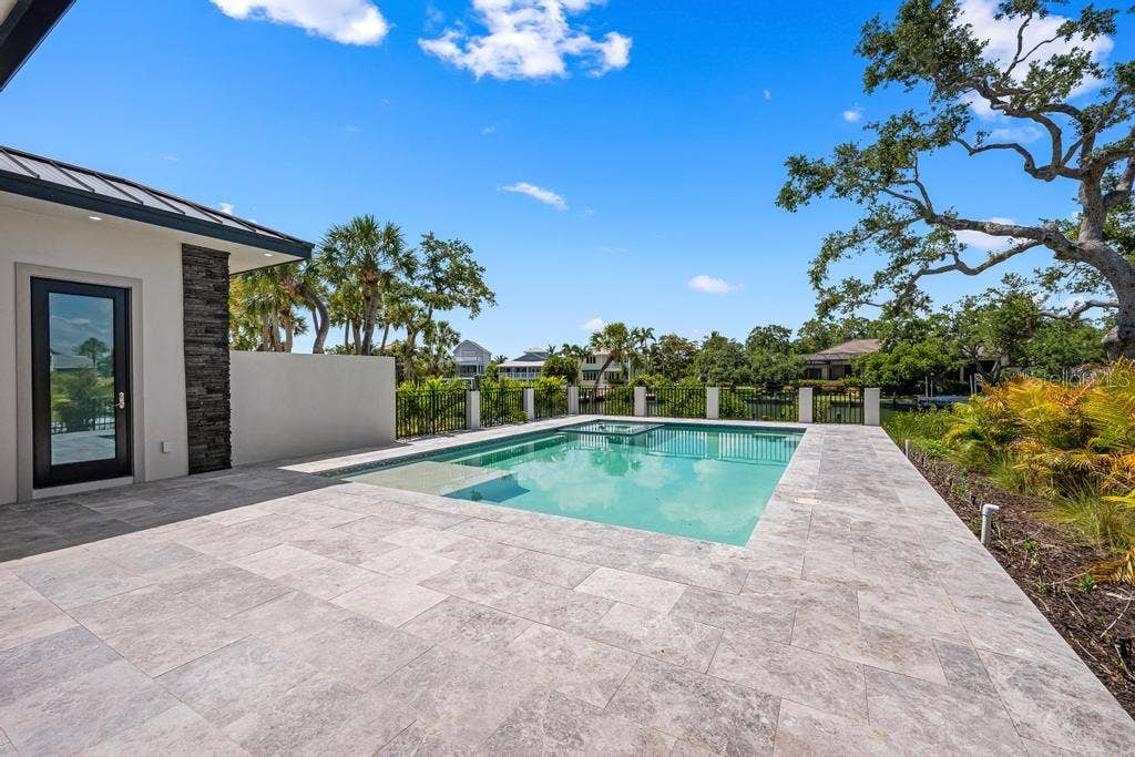 527 VENICE LANE, Sarasota, FL 34242 527 VENICE LANE, Sarasota, FL 34242