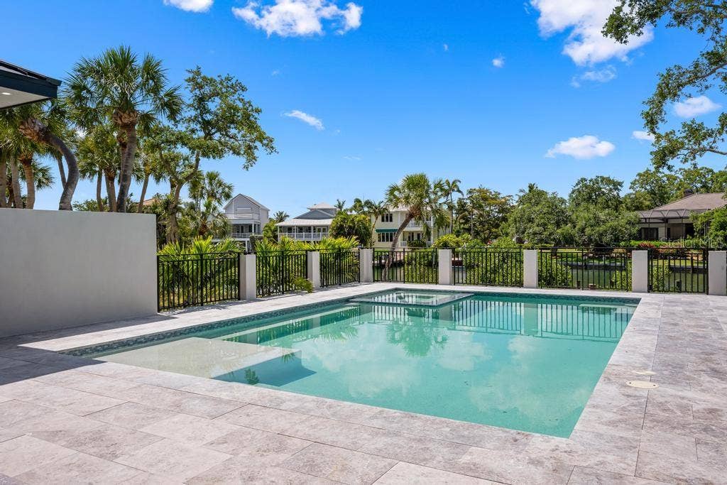 527 VENICE LANE, Sarasota, FL 34242 527 VENICE LANE, Sarasota, FL 34242