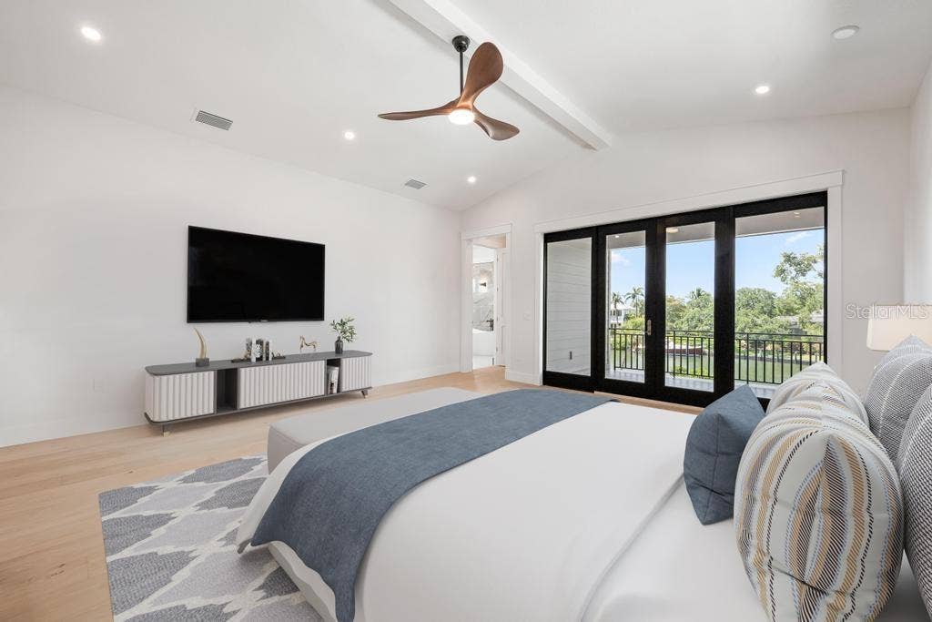 527 VENICE LANE, Sarasota, FL 34242 527 VENICE LANE, Sarasota, FL 34242