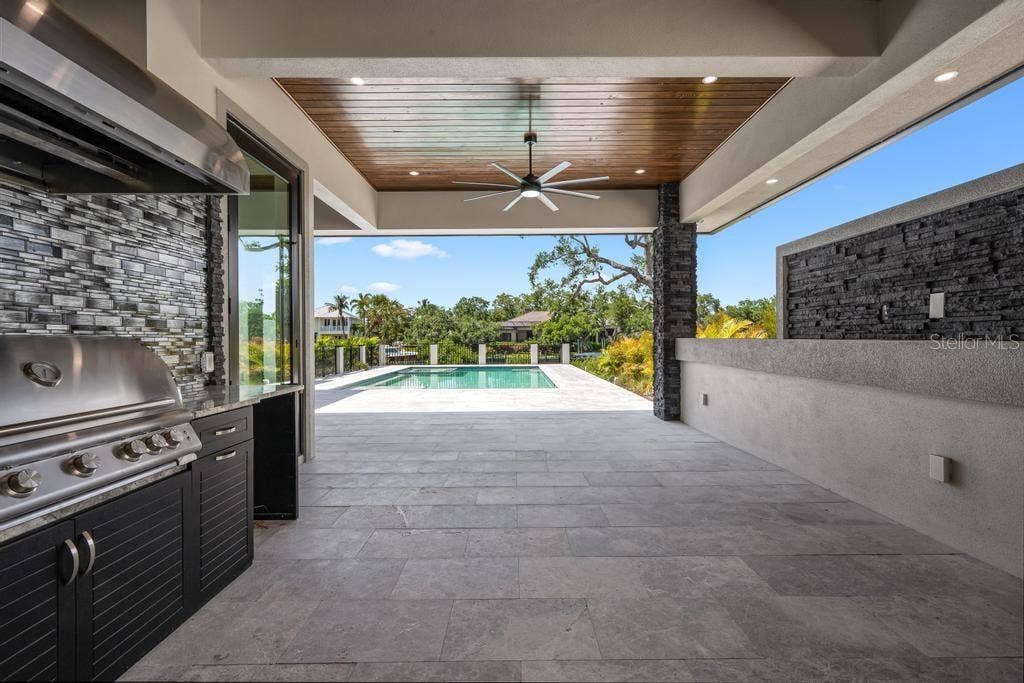 527 VENICE LANE, Sarasota, FL 34242 527 VENICE LANE, Sarasota, FL 34242