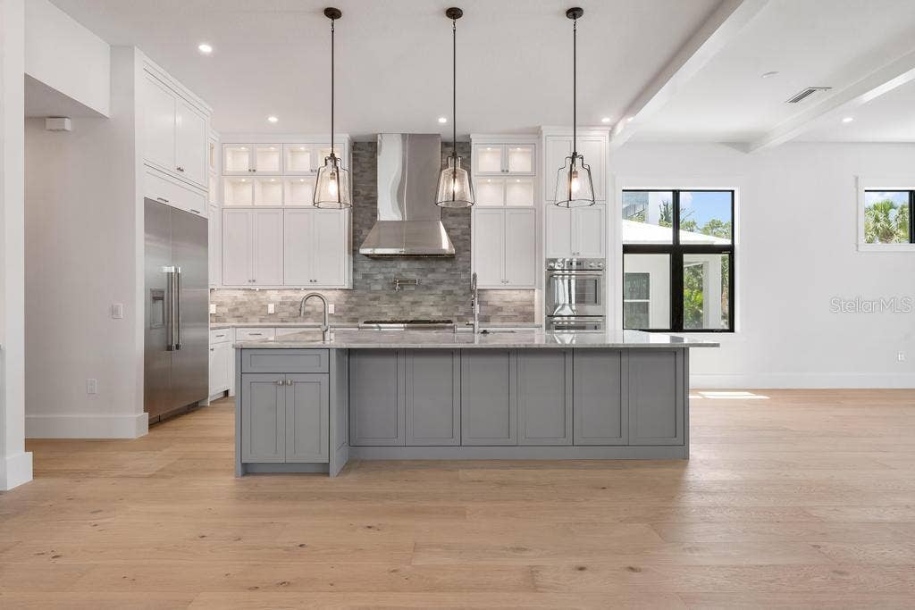 527 VENICE LANE, Sarasota, FL 34242 527 VENICE LANE, Sarasota, FL 34242