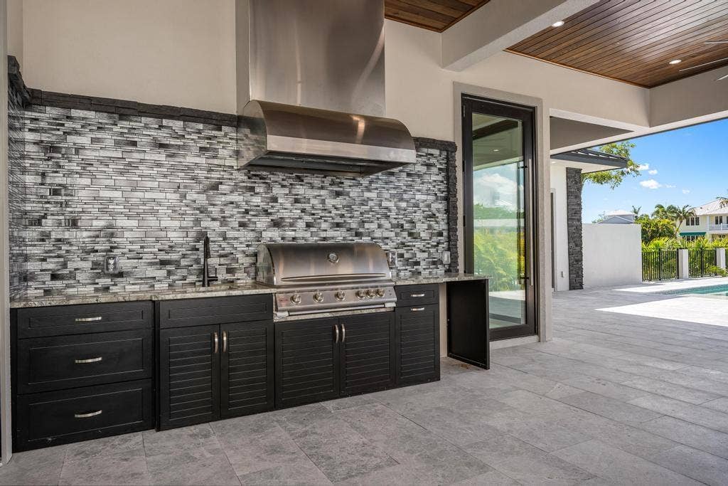 527 VENICE LANE, Sarasota, FL 34242 527 VENICE LANE, Sarasota, FL 34242