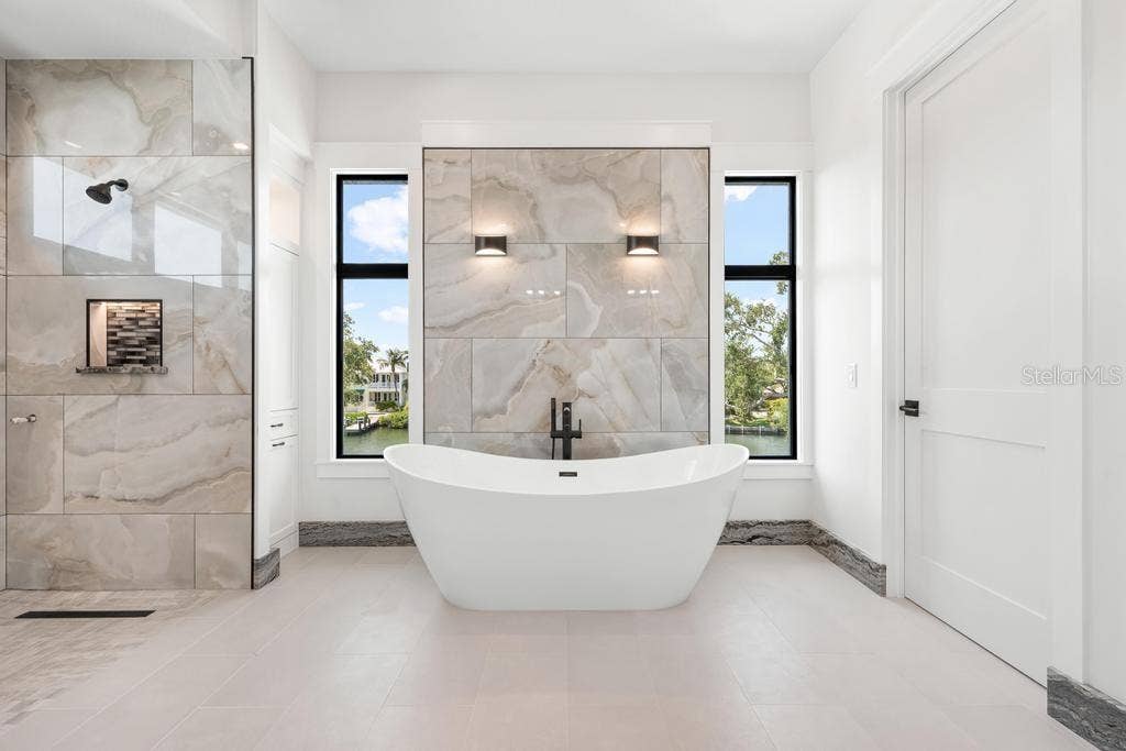 527 VENICE LANE, Sarasota, FL 34242 527 VENICE LANE, Sarasota, FL 34242
