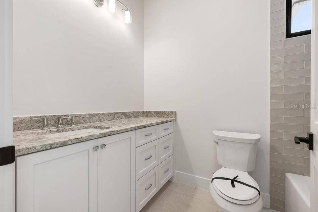 527 VENICE LANE, Sarasota, FL 34242 527 VENICE LANE, Sarasota, FL 34242