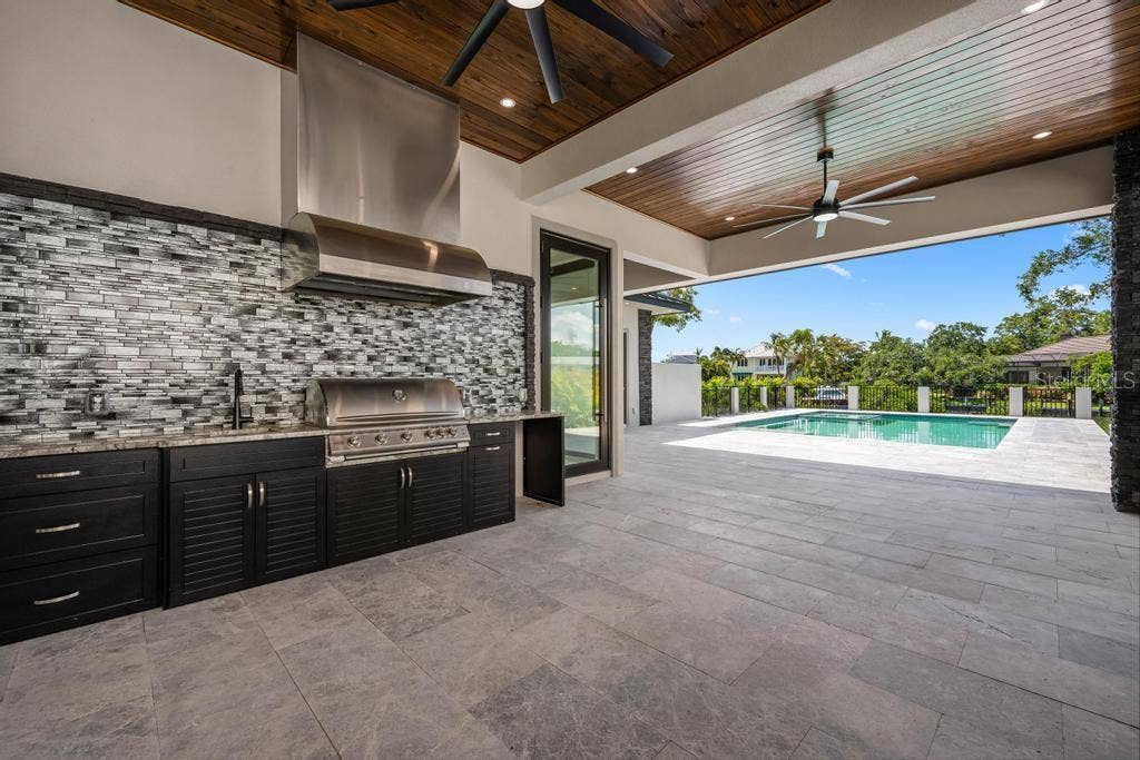 527 VENICE LANE, Sarasota, FL 34242 527 VENICE LANE, Sarasota, FL 34242