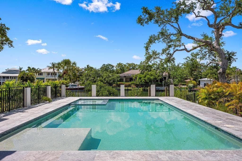 527 VENICE LANE, Sarasota, FL 34242 527 VENICE LANE, Sarasota, FL 34242