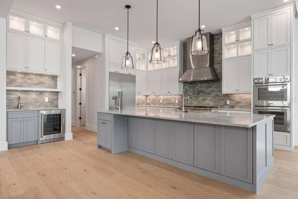 527 VENICE LANE, Sarasota, FL 34242 527 VENICE LANE, Sarasota, FL 34242