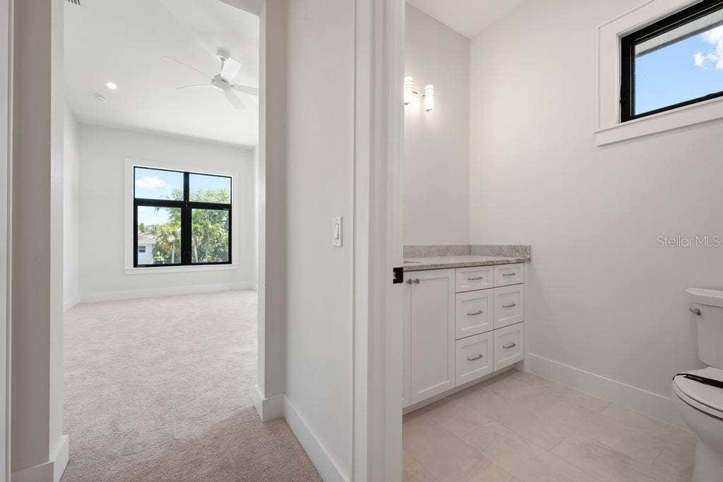 527 VENICE LANE, Sarasota, FL 34242 527 VENICE LANE, Sarasota, FL 34242