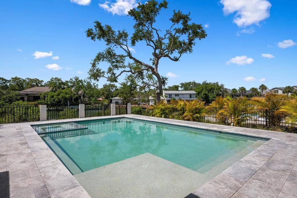 527 VENICE LANE, Sarasota, FL 34242 527 VENICE LANE, Sarasota, FL 34242