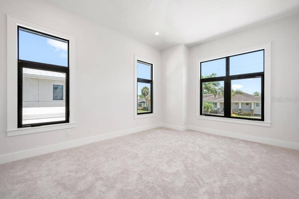 527 VENICE LANE, Sarasota, FL 34242 527 VENICE LANE, Sarasota, FL 34242