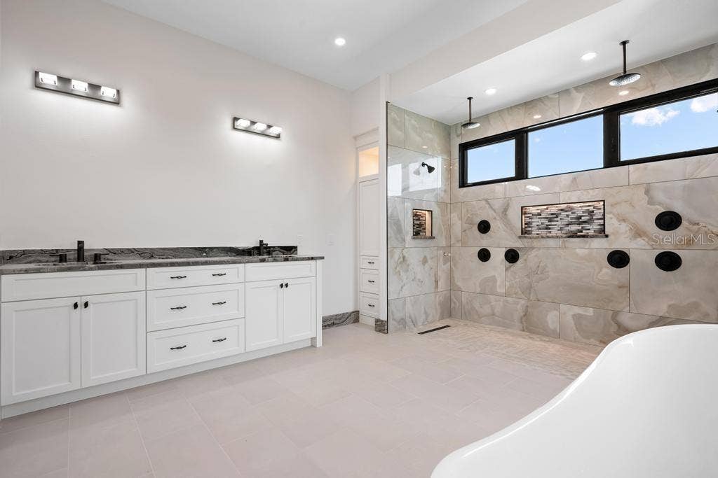 527 VENICE LANE, Sarasota, FL 34242 527 VENICE LANE, Sarasota, FL 34242